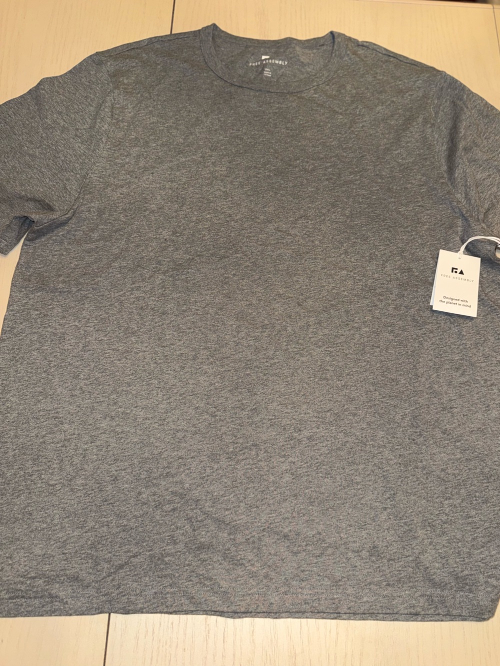 NWT Free Assembly Men's Everyday Short Sleeve  T-Shirt 2XL xxl gray